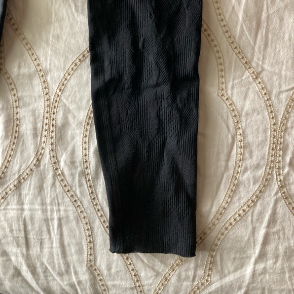 Fabletics Women's High Waisted Seamless Mesh Seamless Leggings - Picture 9 of 12